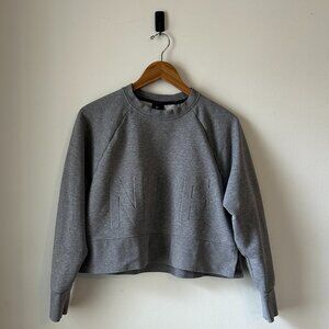 NIKE Versa Embossed Cropped Training Sweatshirt